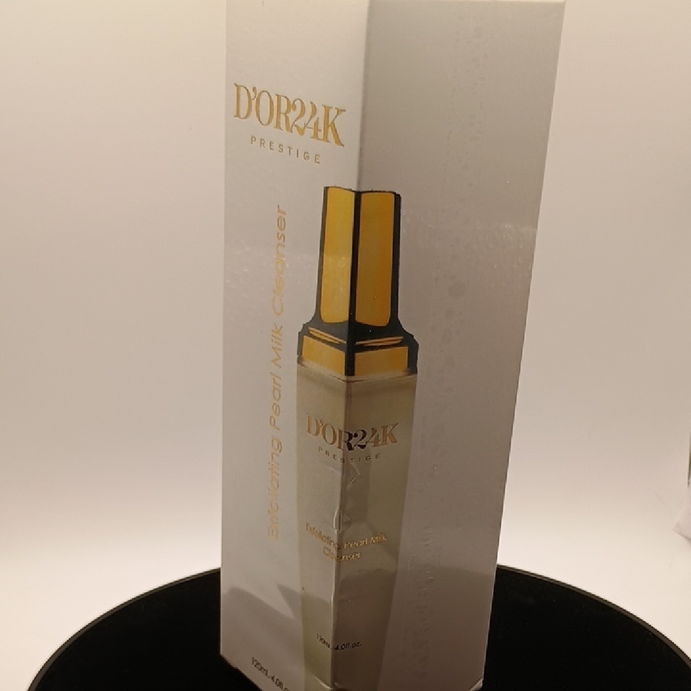D'Or Skincare Exfoliating Pearl Milk Cleanser - Gold and White
